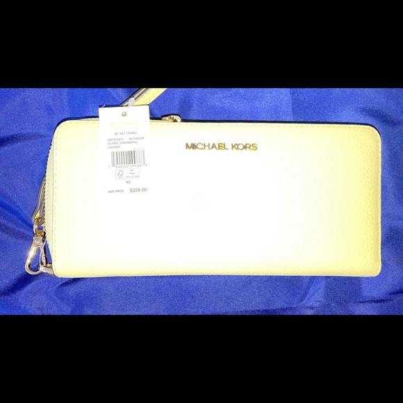 Hand To Hand - Picture 15 of 15